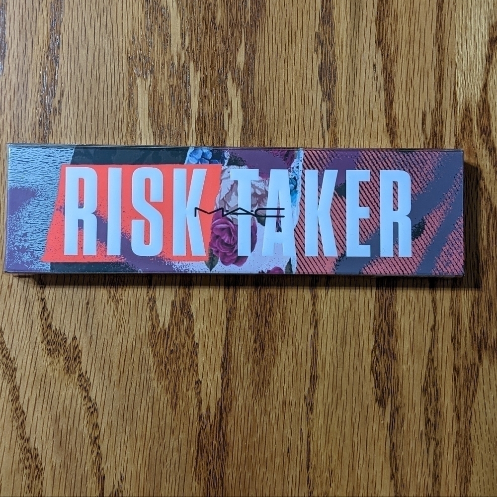 MAC Risk Taker Eye Shadow Palette
